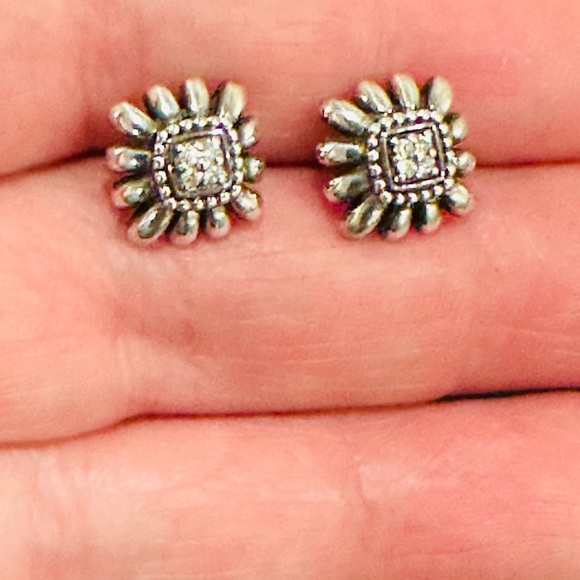 Authentic Luxury Minimalist LAGOS Sterling Silver and diamond Earrings - Picture 15 of 17